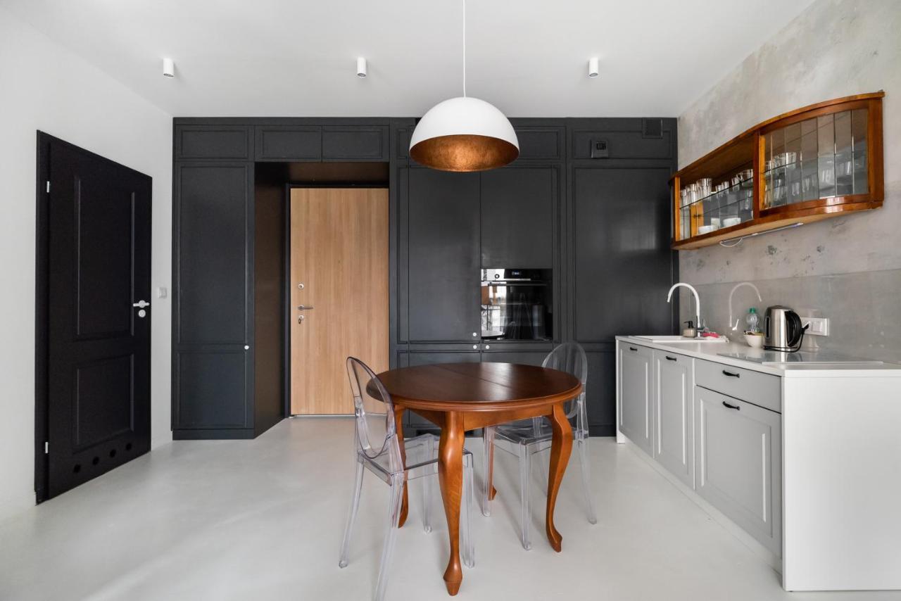 Wola Artistic Designer Apartment วอร์ซอ ภายนอก รูปภาพ