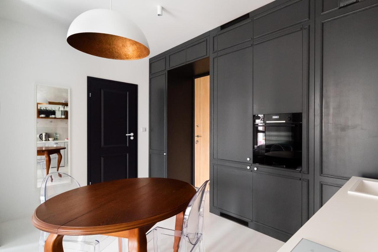 Wola Artistic Designer Apartment วอร์ซอ ภายนอก รูปภาพ