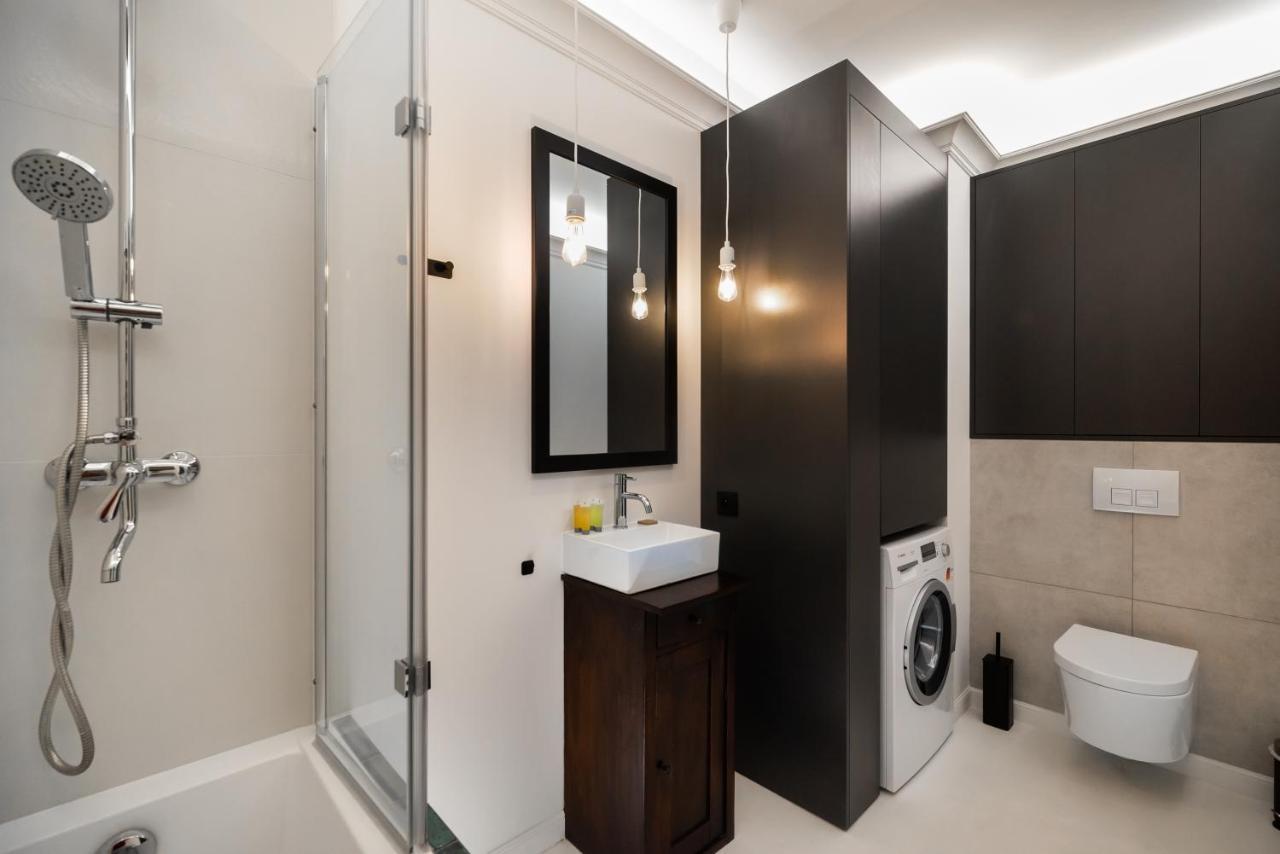 Wola Artistic Designer Apartment วอร์ซอ ภายนอก รูปภาพ