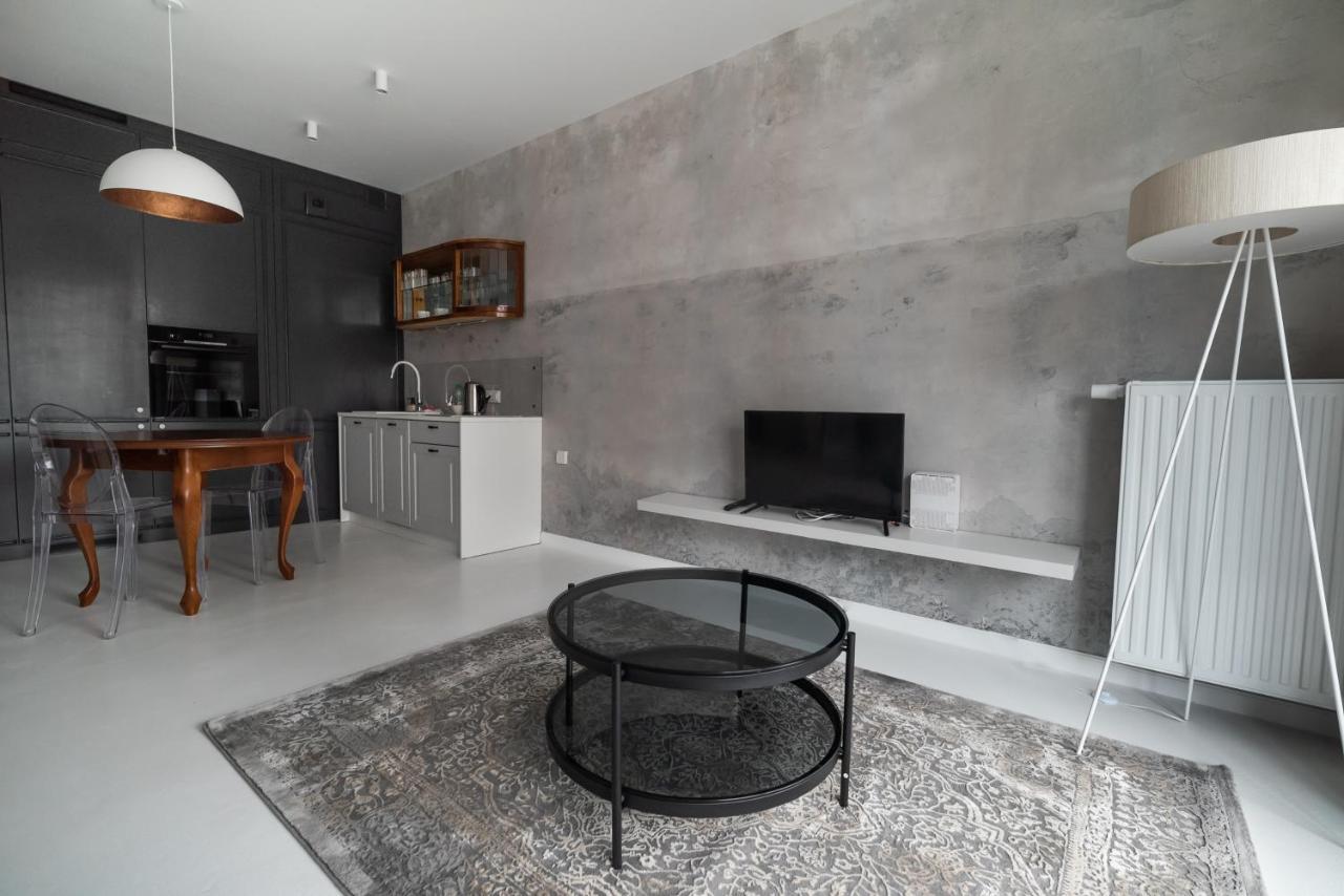 Wola Artistic Designer Apartment วอร์ซอ ภายนอก รูปภาพ