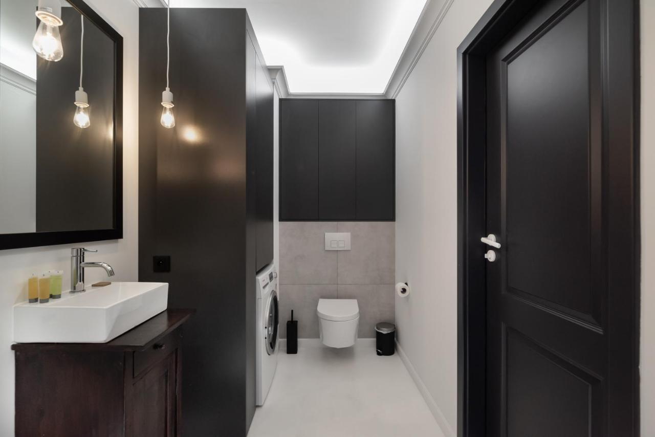 Wola Artistic Designer Apartment วอร์ซอ ภายนอก รูปภาพ
