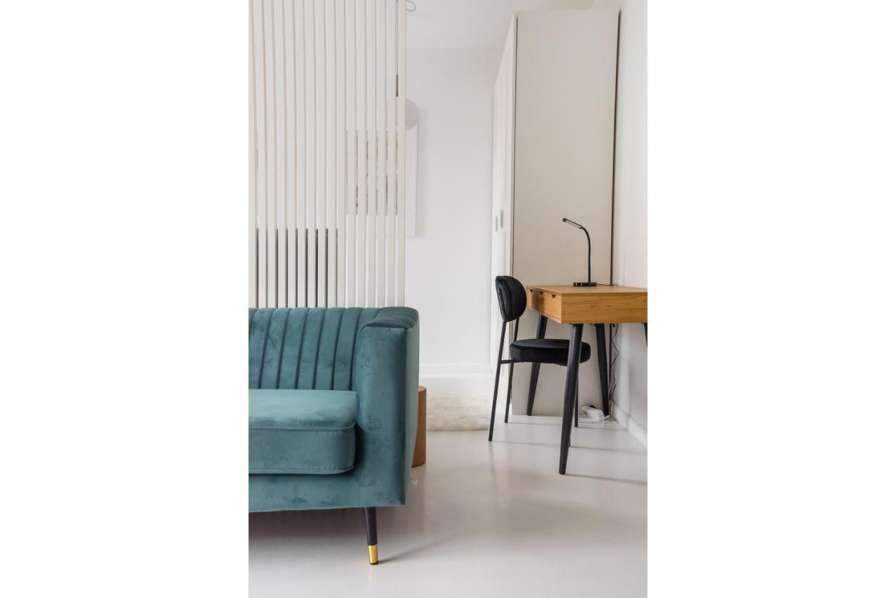 Wola Artistic Designer Apartment วอร์ซอ ภายนอก รูปภาพ